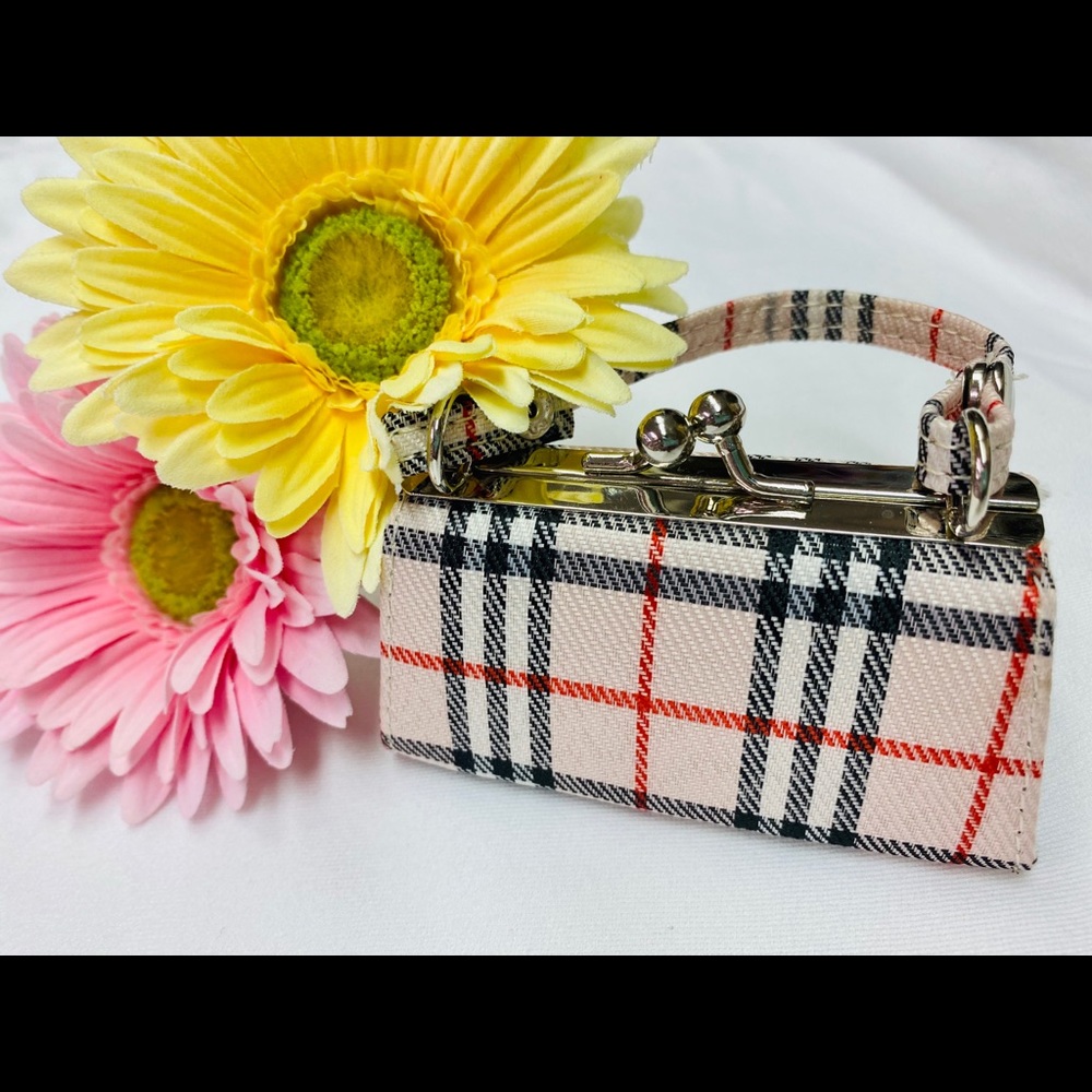 💕Tiny Lipstick 👄 Purse 💕
